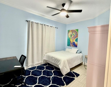 2312 37th Street - Photo Thumbnail 14