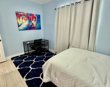 2312 37th Street - Photo Thumbnail 15