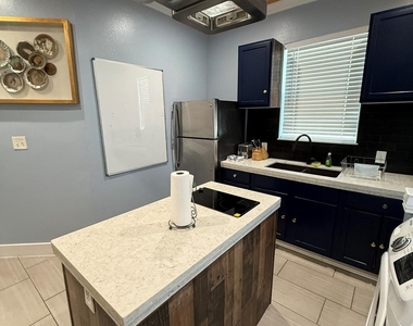 2312 37th Street - Photo Thumbnail 9