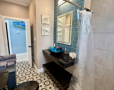 2312 37th Street - Photo Thumbnail 22