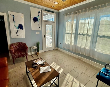 2312 37th Street - Photo Thumbnail 5