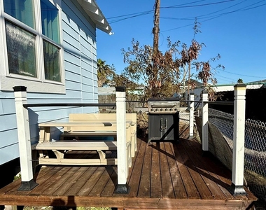 2312 37th Street - Photo Thumbnail 30