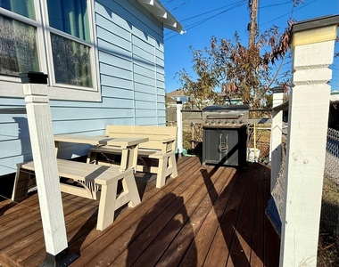 2312 37th Street - Photo Thumbnail 29