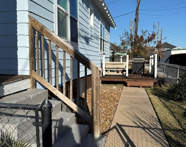 2312 37th Street - Photo Thumbnail 28