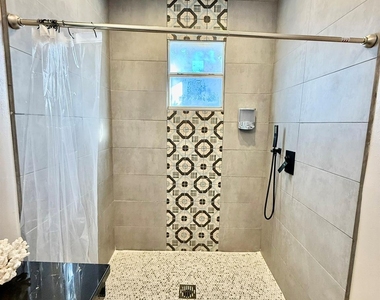 2312 37th Street - Photo Thumbnail 21