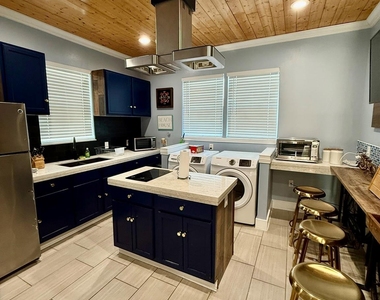 2312 37th Street - Photo Thumbnail 18