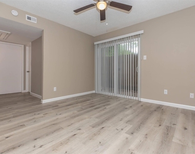 9707 N Timberside Drive - Photo Thumbnail 8