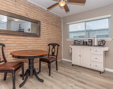 9707 N Timberside Drive - Photo Thumbnail 3