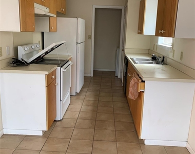 3901 College Main Street - Photo Thumbnail 18