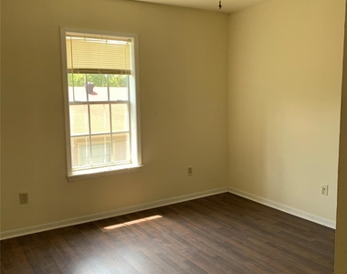 3901 College Main Street - Photo Thumbnail 13