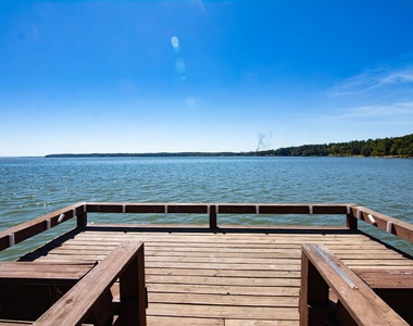 150 Edgewater Way - Photo Thumbnail 45