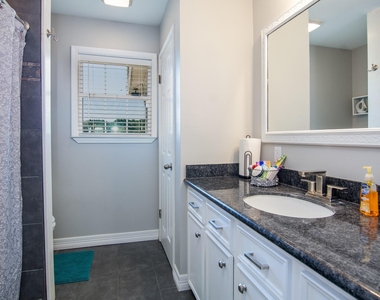 150 Edgewater Way - Photo Thumbnail 14