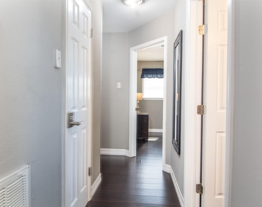 150 Edgewater Way - Photo Thumbnail 11