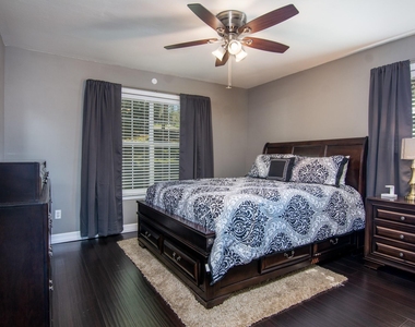 150 Edgewater Way - Photo Thumbnail 12
