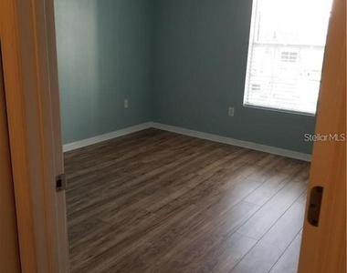 803 Lake Haven Square - Photo Thumbnail 8