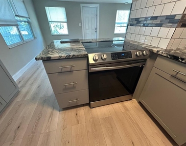 626 29th Avenue S - Photo Thumbnail 3