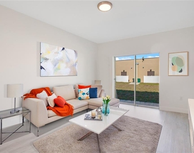 10452 Pendleton Avenue - Photo Thumbnail 5