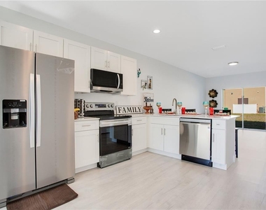 9416 Anita Avenue - Photo Thumbnail 3