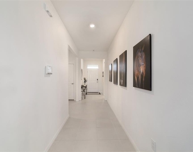 5252 Nw 46th Lane Road - Photo Thumbnail 6