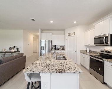 5252 Nw 46th Lane Road - Photo Thumbnail 17