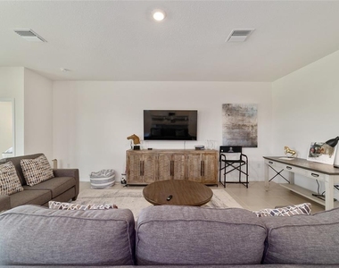5252 Nw 46th Lane Road - Photo Thumbnail 9