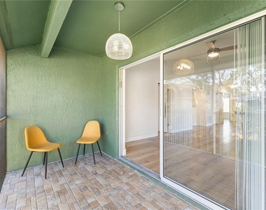 5606 Blue Shadows Court - Photo Thumbnail 17