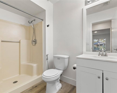 5606 Blue Shadows Court - Photo Thumbnail 23