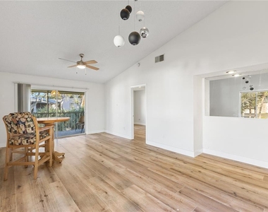 5606 Blue Shadows Court - Photo Thumbnail 15