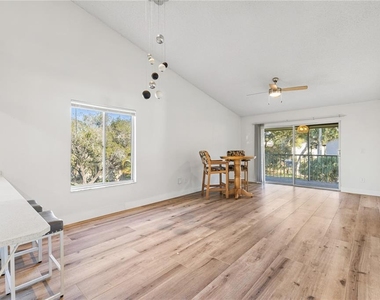 5606 Blue Shadows Court - Photo Thumbnail 13