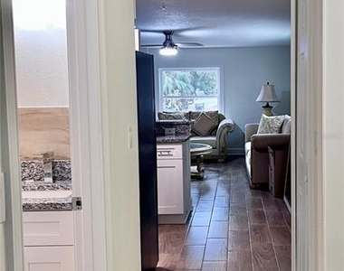 1147 E Mcdonald Avenue - Photo Thumbnail 10