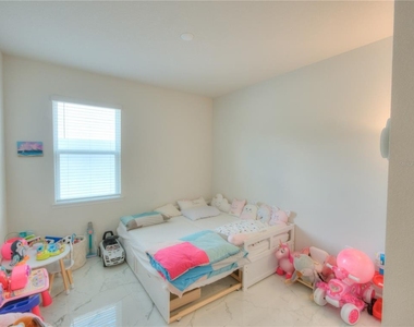 118 Aria Way - Photo Thumbnail 18