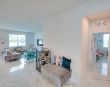118 Aria Way - Photo Thumbnail 8