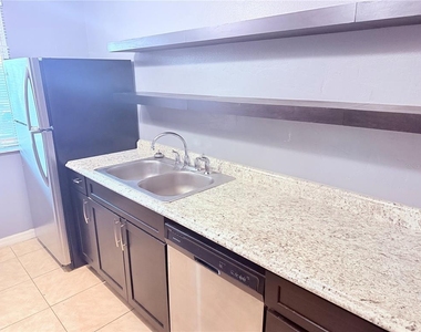 6519 W Newberry Road - Photo Thumbnail 2
