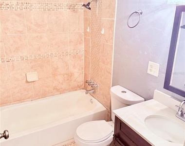 6519 W Newberry Road - Photo Thumbnail 11