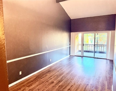 6519 W Newberry Road - Photo Thumbnail 7