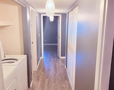 6519 W Newberry Road - Photo Thumbnail 12