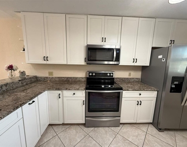 175 Kings Highway - Photo Thumbnail 3