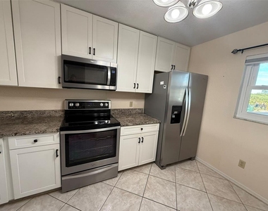 175 Kings Highway - Photo Thumbnail 4