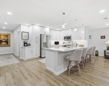 5247 Carmilfra Drive - Photo Thumbnail 7