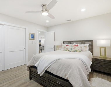 5247 Carmilfra Drive - Photo Thumbnail 22