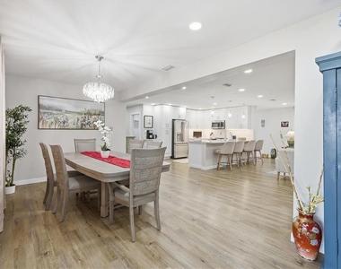 5247 Carmilfra Drive - Photo Thumbnail 12
