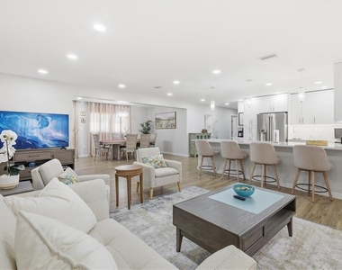 5247 Carmilfra Drive - Photo Thumbnail 2