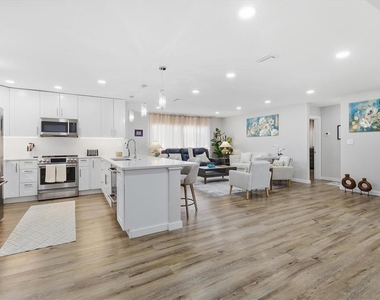 5247 Carmilfra Drive - Photo Thumbnail 3