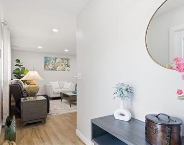 5247 Carmilfra Drive - Photo Thumbnail 14