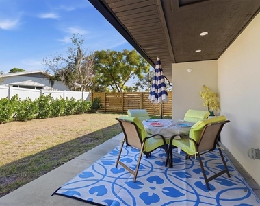 5247 Carmilfra Drive - Photo Thumbnail 27