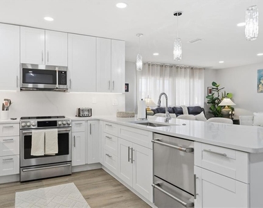 5247 Carmilfra Drive - Photo Thumbnail 4