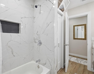 5247 Carmilfra Drive - Photo Thumbnail 25