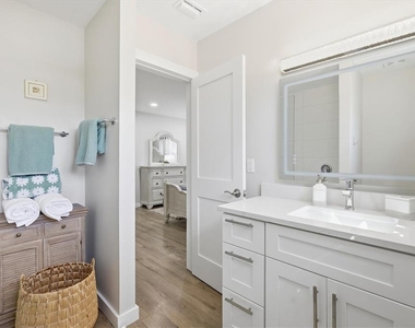 5247 Carmilfra Drive - Photo Thumbnail 20