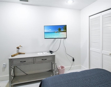 1291 Siesta Bayside Drive - Photo Thumbnail 8