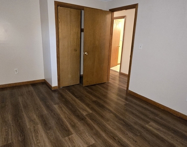 2319 Main Street - Photo Thumbnail 5